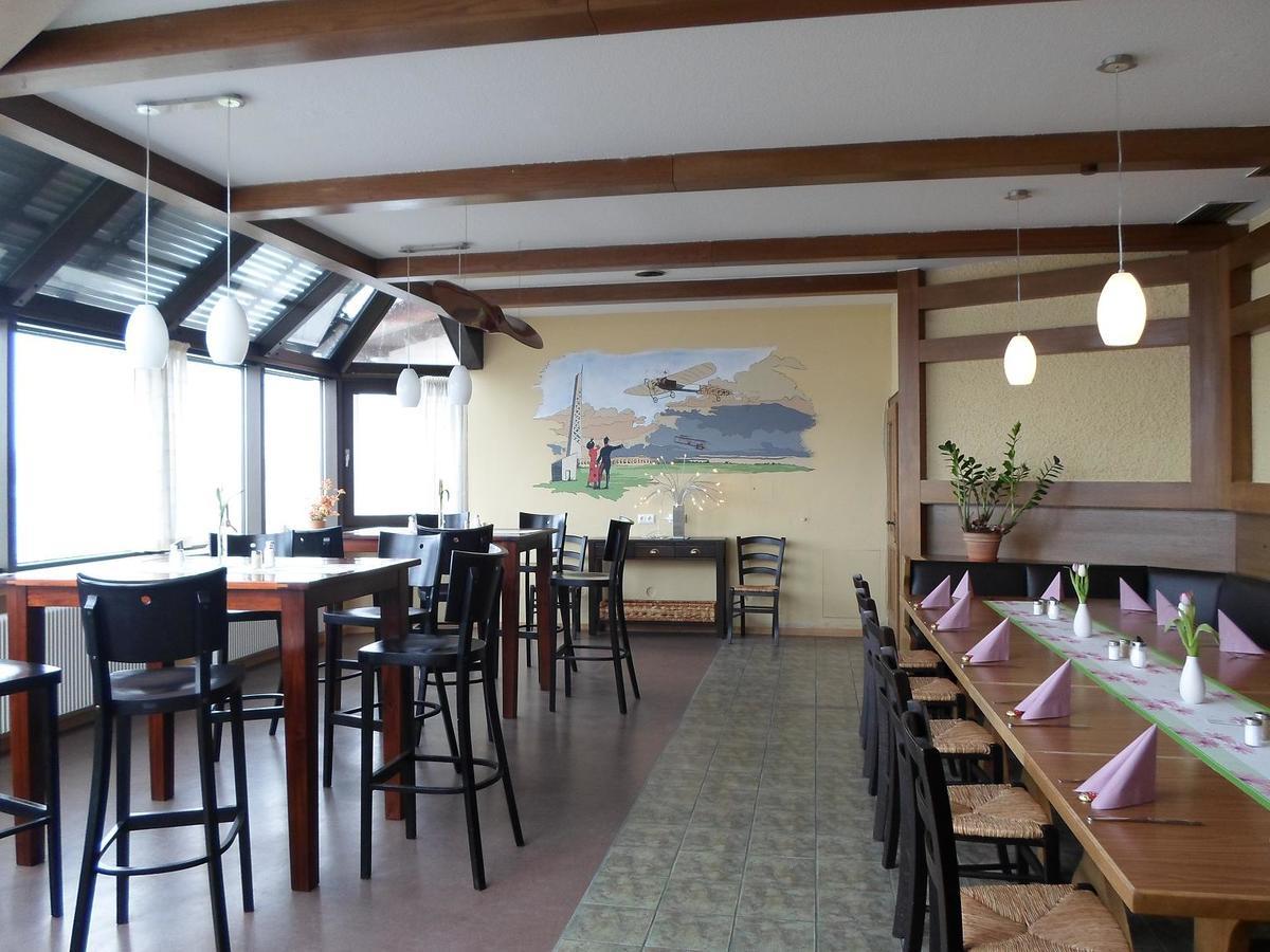 Flugplatzrestaurant Wallmühle Hotel Atting Exterior foto